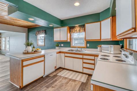 25934 Brolin Beach Road Detroit Lakes MN 56501
