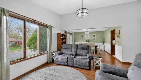 4306 1st Street NW Rochester MN 55901