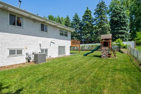 3098 Evelyn Street Roseville MN 55113