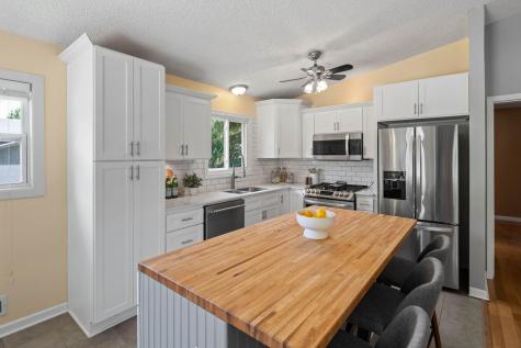 3098 Evelyn Street Roseville MN 55113