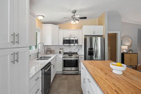 3098 Evelyn Street Roseville MN 55113