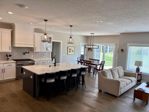9613 W Wind Trail Woodbury MN 55129