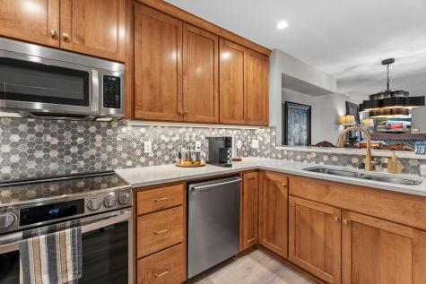 7500 Edinborough Way Edina MN 55435