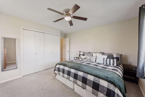 8646 S Maplebrook Circle Brooklyn Park MN 55445