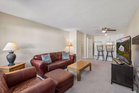 8646 S Maplebrook Circle Brooklyn Park MN 55445