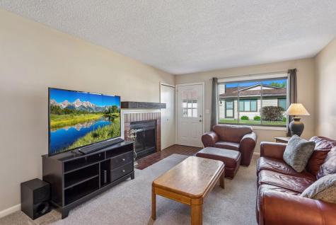 8646 S Maplebrook Circle Brooklyn Park MN 55445