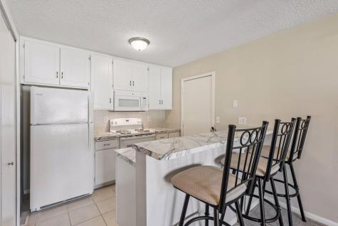 8646 S Maplebrook Circle Brooklyn Park MN 55445