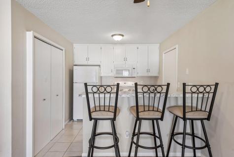 8646 S Maplebrook Circle Brooklyn Park MN 55445