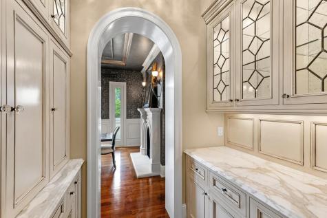 1560 Hunter Drive Wayzata MN 55391