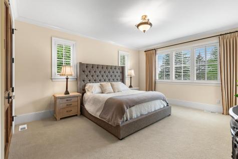 1560 Hunter Drive Wayzata MN 55391