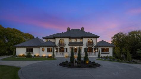 1560 Hunter Drive Wayzata MN 55391