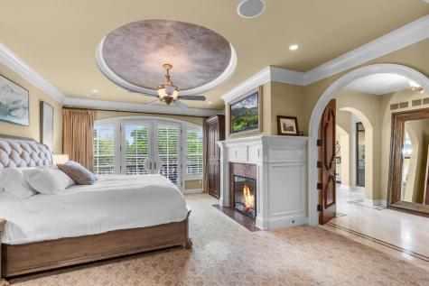 1560 Hunter Drive Wayzata MN 55391