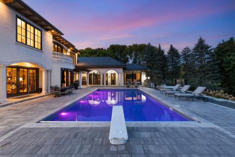 1560 Hunter Drive Wayzata MN 55391