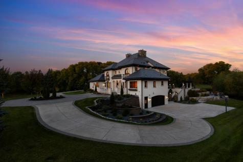 1560 Hunter Drive Wayzata MN 55391
