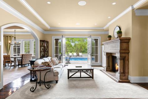 1560 Hunter Drive Wayzata MN 55391