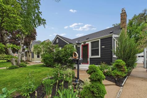 755 Iowa Avenue W Saint Paul MN 55117