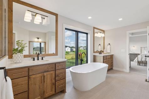 5750 Freeland Bay N Hugo MN 55038