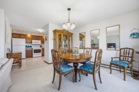 327 10th Avenue S Fargo ND 58103