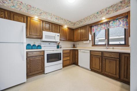 327 10th Avenue S Fargo ND 58103