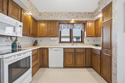 327 10th Avenue S Fargo ND 58103