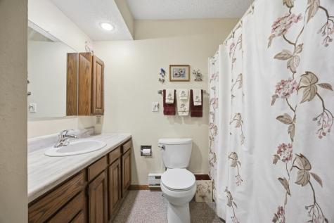 327 10th Avenue S Fargo ND 58103