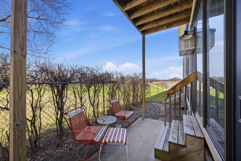 327 10th Avenue S Fargo ND 58103