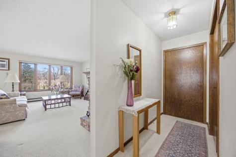 327 10th Avenue S Fargo ND 58103