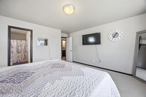 218 5th Street E Horace ND 58047