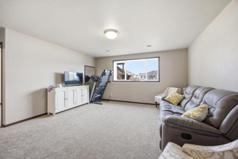 218 5th Street E Horace ND 58047