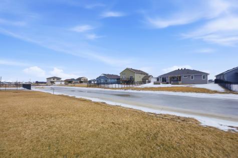 218 5th Street E Horace ND 58047