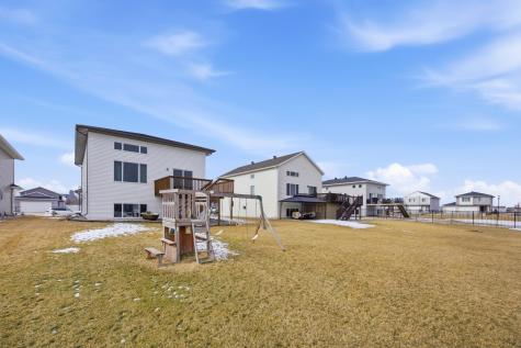 218 5th Street E Horace ND 58047