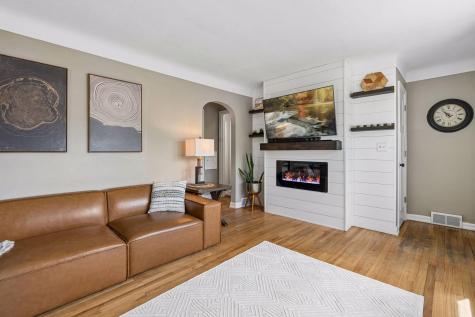 1877 Graham Avenue Saint Paul MN 55116