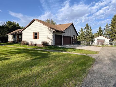 608 Pinetree Drive Perham MN 56573