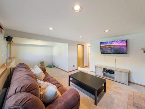 1648 Hickory Lane Eagan MN 55122