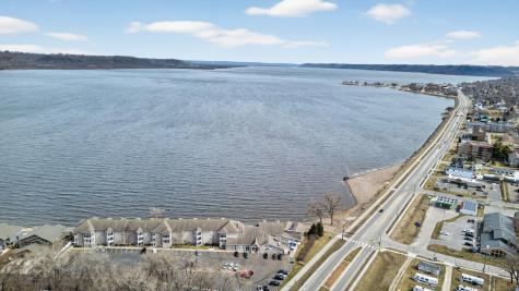 1702 N Lakeshore Drive Lake City MN 55041