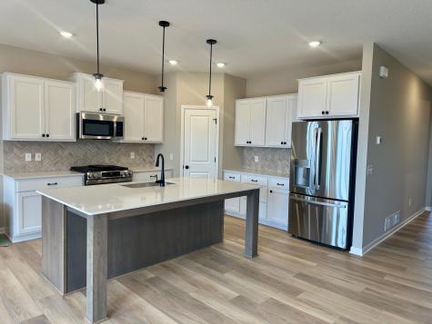 20045 Glarus Lane Lakeville MN 55044