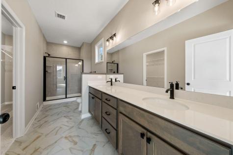 20045 Glarus Lane Lakeville MN 55044