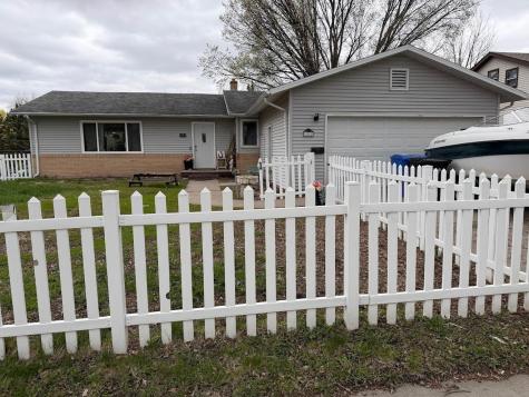 102 21st Avenue N Fargo ND 58102