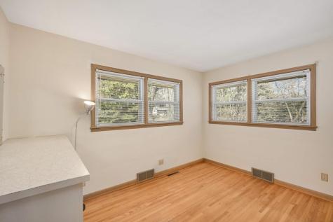576 Lexington Parkway S Saint Paul MN 55116