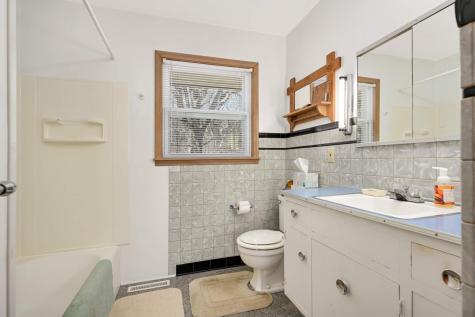 576 Lexington Parkway S Saint Paul MN 55116