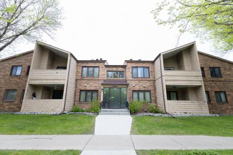 3245 17th Avenue S Fargo ND 58103