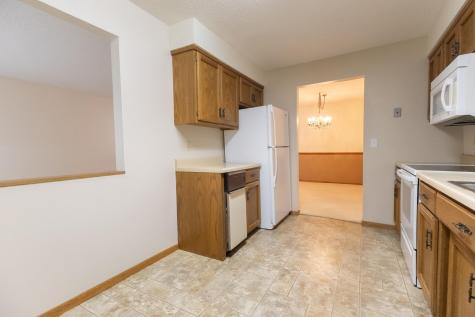 3245 17th Avenue S Fargo ND 58103