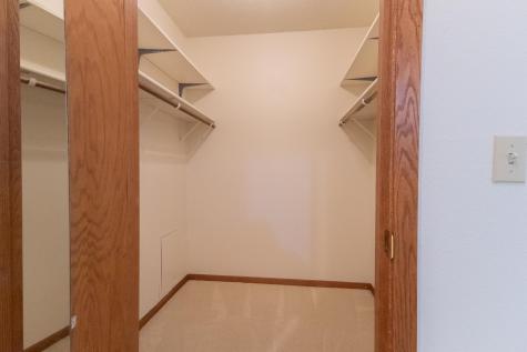 3245 17th Avenue S Fargo ND 58103