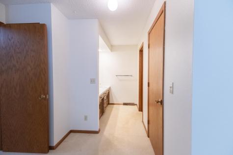 3245 17th Avenue S Fargo ND 58103