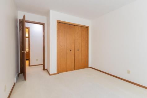 3245 17th Avenue S Fargo ND 58103