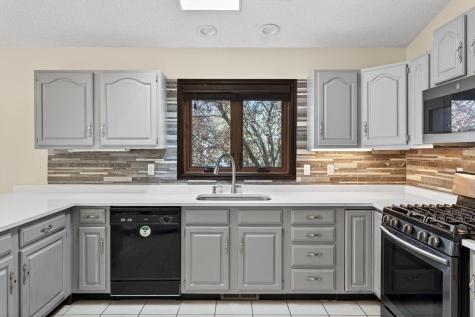 798 Sunset Drive Eagan MN 55123