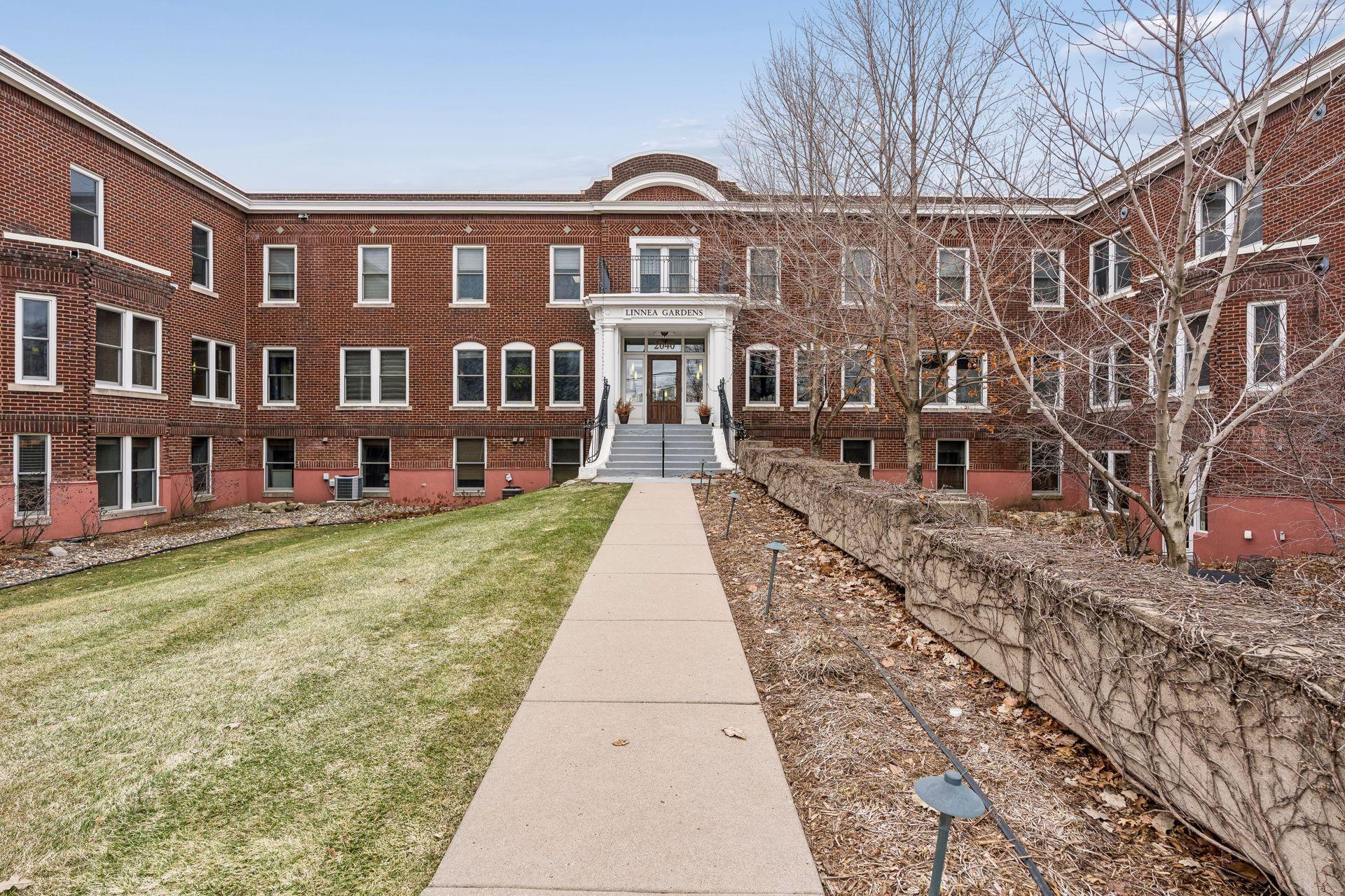 2040 Como Avenue Saint Paul MN 55108