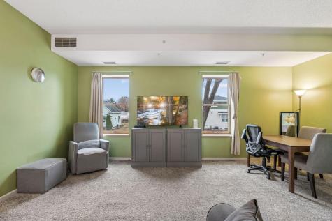 2040 Como Avenue Saint Paul MN 55108