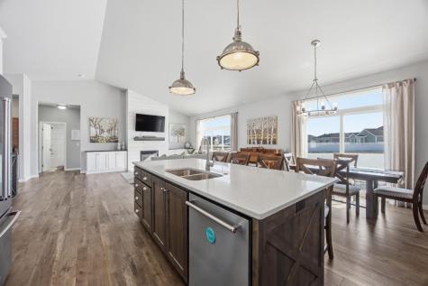 4209 Bristlecone Loop S Fargo ND 58104