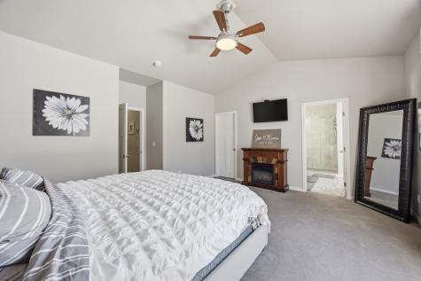 4209 Bristlecone Loop S Fargo ND 58104